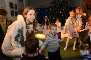 Благотворительный фонд Олега Кондрашова организовал в Нижнем Новгороде серию новогодних елок для ребят из многодетных семей и детей с ограниченными возможностями здоровья