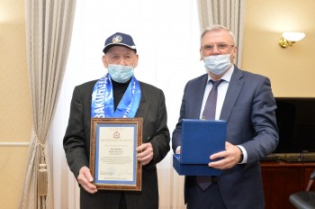 Заслуженный тренер СССР Борис Мартынов  награждён почетной грамотой ЗС НО
