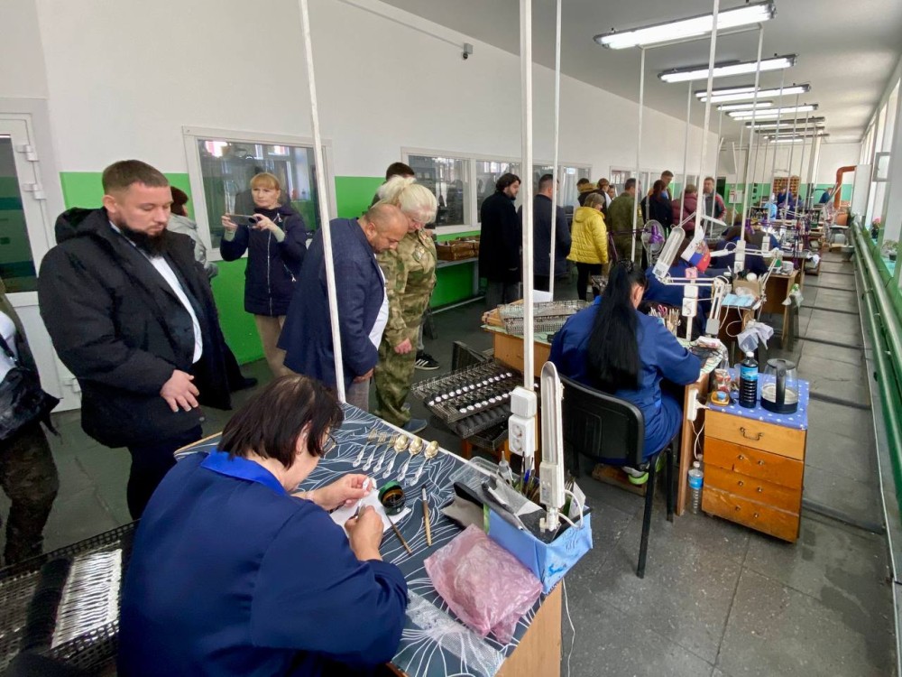 42 участника проекта «СВОё дело» побывали с экскурсиями на предприятиях 42 участника проекта «СВОё дело» побывали с экскурсиями на предприятиях