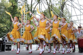 Более 400 воспитанников социальных учреждений региона посетили «Первоклассный фестиваль чудес» накануне Дня знаний Более 400 воспитанников социальных учреждений региона посетили «Первоклассный фестиваль чудес» накануне Дня знаний