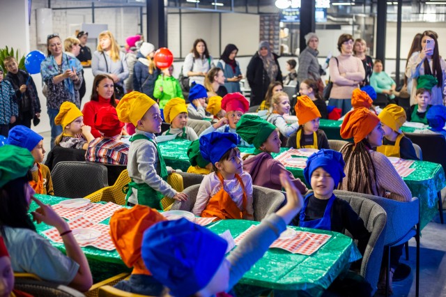 Кулинарный мастер-класс: готовим хот-доги в ЦУМе