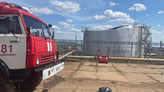 Двое рабочих погибли при пожаре в резервуаре "Татнефть"