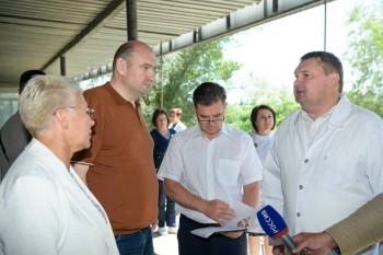 Евгений Солнцев посетил Ириклинскую больницу в ходе визита в Новоорский район Евгений Солнцев посетил Ириклинскую больницу в ходе визита в Новоорский район