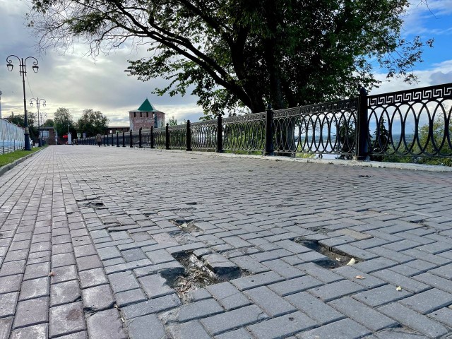 Ремонт тротуаров на Верхне-Волжской набережной в Нижнем Новгороде выполнен на 50%