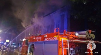 Пожар в ОКН "Лавка купца Гузеева" тушили ночью в Нижнем Новгороде