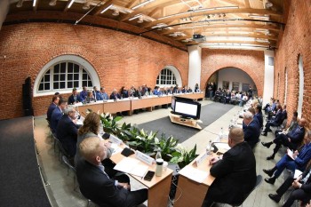 Депутаты Госдумы, Заксобрания и Гордумы провели совместное заседание в Нижнем Новгороде
