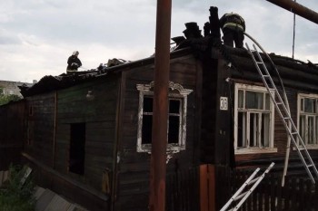 Дом сгорел в Нижегородской области из-за удара молнии