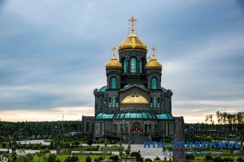 Созданную при участии нижегородки копию Знамени Победы передали в музей храма ВС