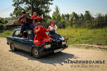 Языческий обряд "похороны Стромы" провели жители села Шутилово Нижегородской области