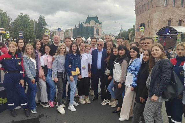 Молодежь из ДНР посетила стенд Молодежного парламента при Заксобрании Нижегородской области