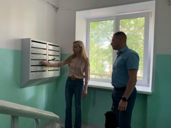 Стены покрасили в подъездах на улице Белинского после вмешательства нижегородской жилинспекции