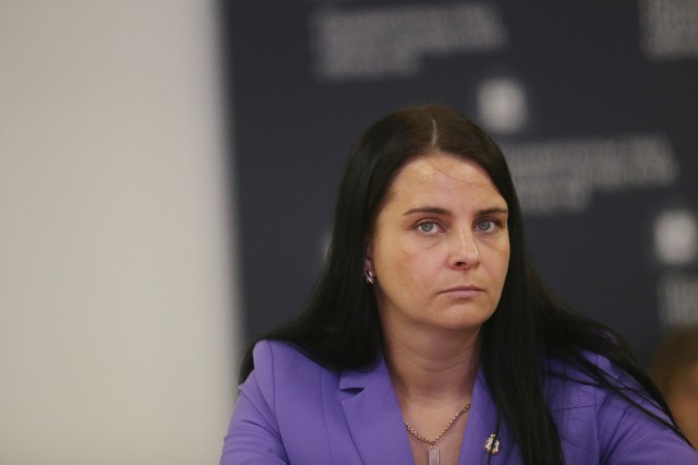 "Жители должны сами решать, размещать ли в своем доме кафе или магазин", - Наталья Федичева