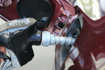 Запросы в УФАС для проверки цен на топливо направят в Кирове и Перми