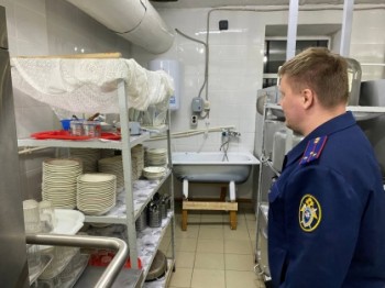 Проверка по факту госпитализации школьников с признаками отравления началась в Кировской области