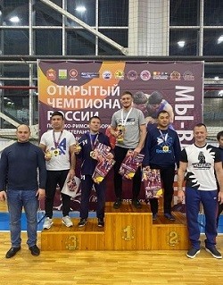 Рустам Садыков из Нижнего Новгорода стал чемпионом России по греко-римской борьбе среди ветеранов
