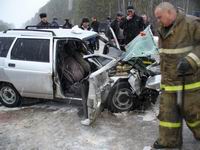 В Нижегородской области в результате столкновения двух автомобилей три человека погибли, еще пятеро получили ранения