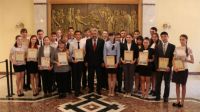 Леонид Черкесов вручил сертификаты участникам образовательной школы &quot;Наноград-Ч&quot;