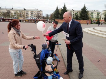 Молодые специалисты ООО &quot;ЛУКОЙЛ-Нижегороднефтеоргсинтез&quot; провели в Кстове акцию &quot;Георгиевская ленточка&quot;