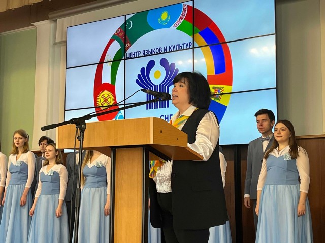 Первый в России Центр языков и культур стран СНГ открылся в НГЛУ