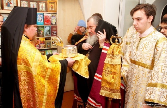 Привезенные в Пермский край из Франции христианские святыни переданы на вечное хранение в Соликамскую епархию Привезенные в Пермский край из Франции христианские святыни переданы на вечное хранение в Соликамскую епархию
