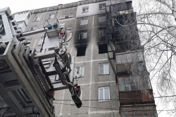 Женщина погибла при пожаре на ул. Березовской в Нижнем Новгороде, спасено 32 человека