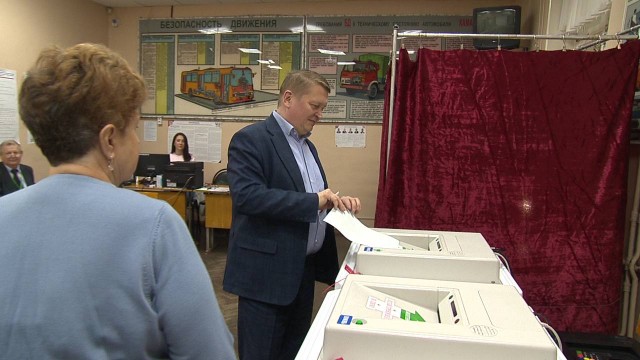 Кандидат на выборах губернатора Нижегородской области Владислав Егоров проголосовал на избирательном участке Кандидат на выборах губернатора Нижегородской области Владислав Егоров проголосовал на избирательном участке